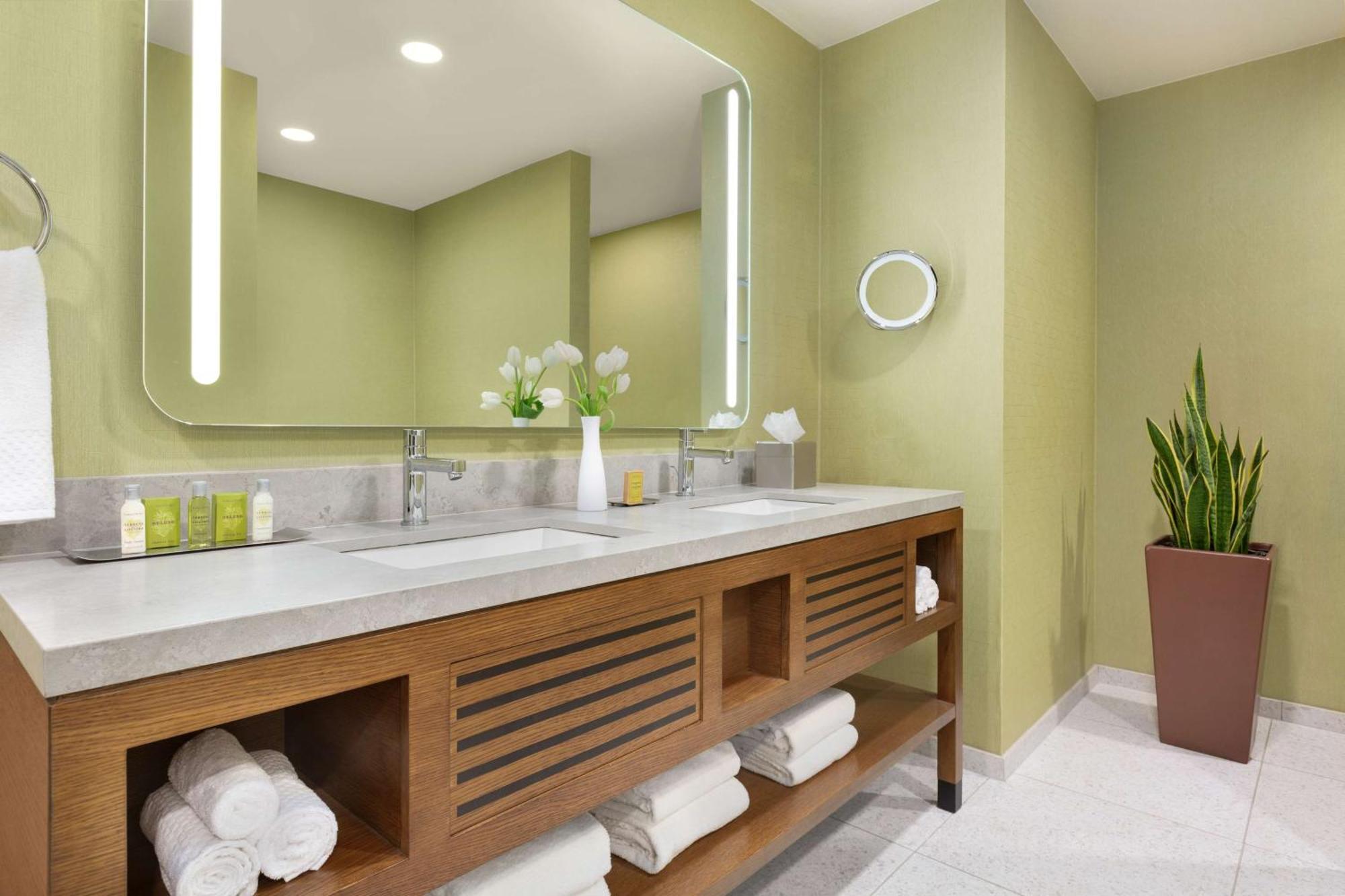 Hotel Doubletree By Hilton - Pruneyard Plaza Campbell